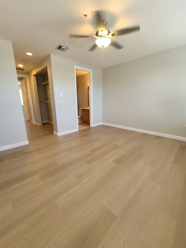 Building Photo - 590 Amador Ln