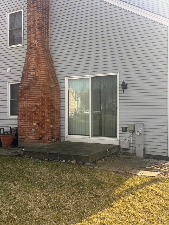 Building Photo - 11705 Pine Way