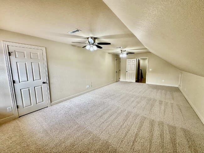 Building Photo - 6507 W Valley View Rd