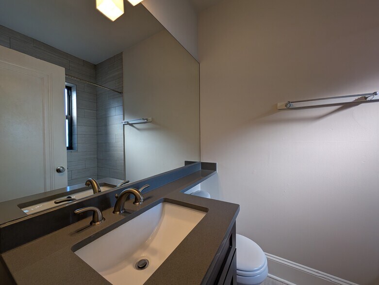 Building Photo - 2315 N Rockwell St