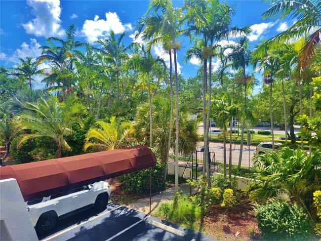 Building Photo - 77 Crandon Blvd