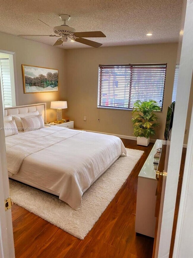 Building Photo - 1301 SW 124th Ct