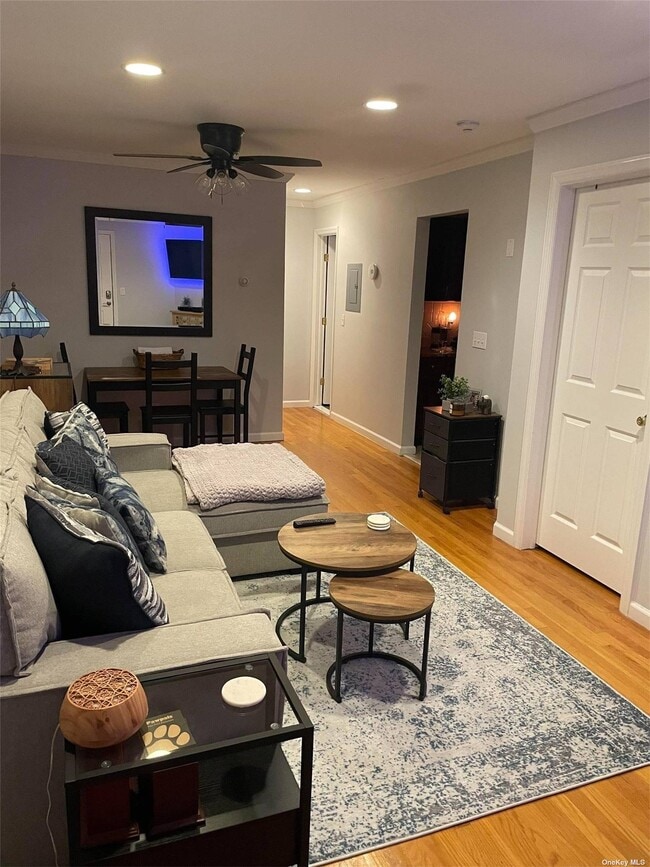 Building Photo - 250 Fair Harbor Dr