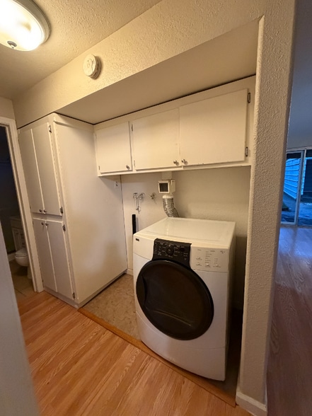 Building Photo - 881 Casselman Dr