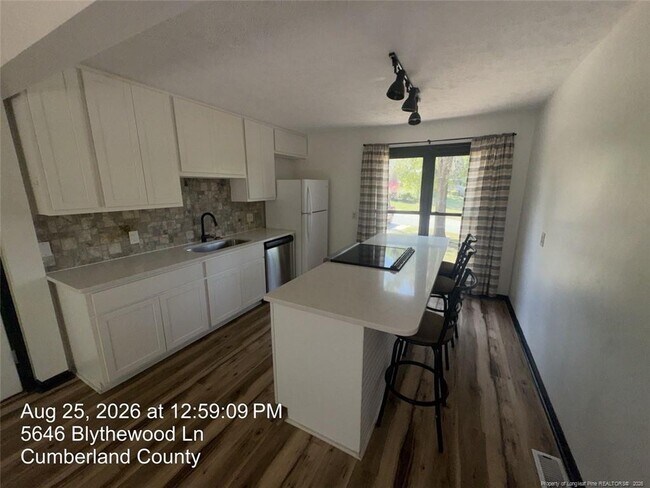 Building Photo - 5646 Blythewood Ln