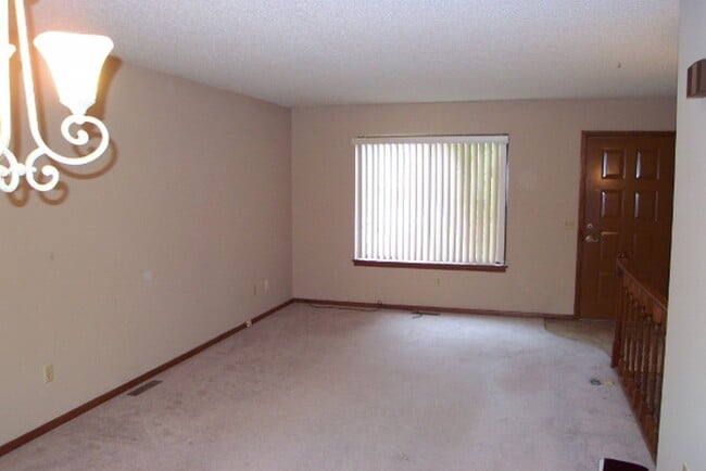 Building Photo - 7011 W O'Neil St