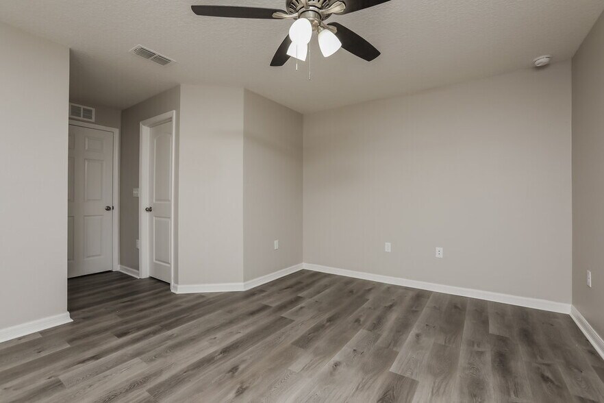 Building Photo - 2353 Bexley Dr