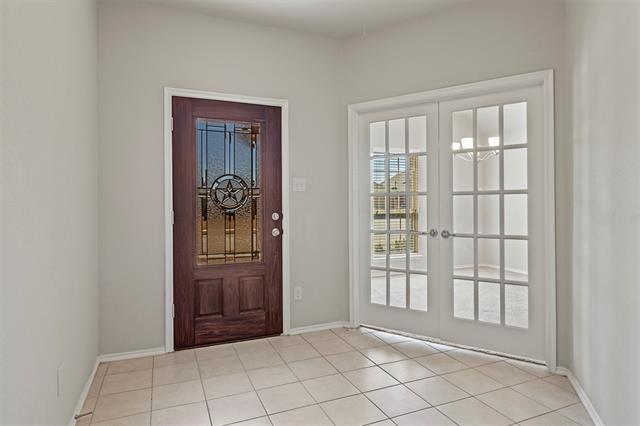 Building Photo - 3020 Oakcrest Dr