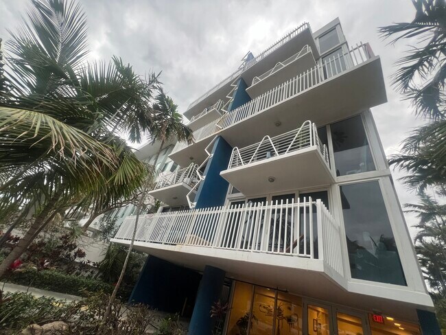 Building Photo - 7824 Collins Ave