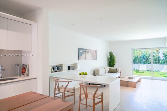 Building Photo - 201 Sunrise Dr