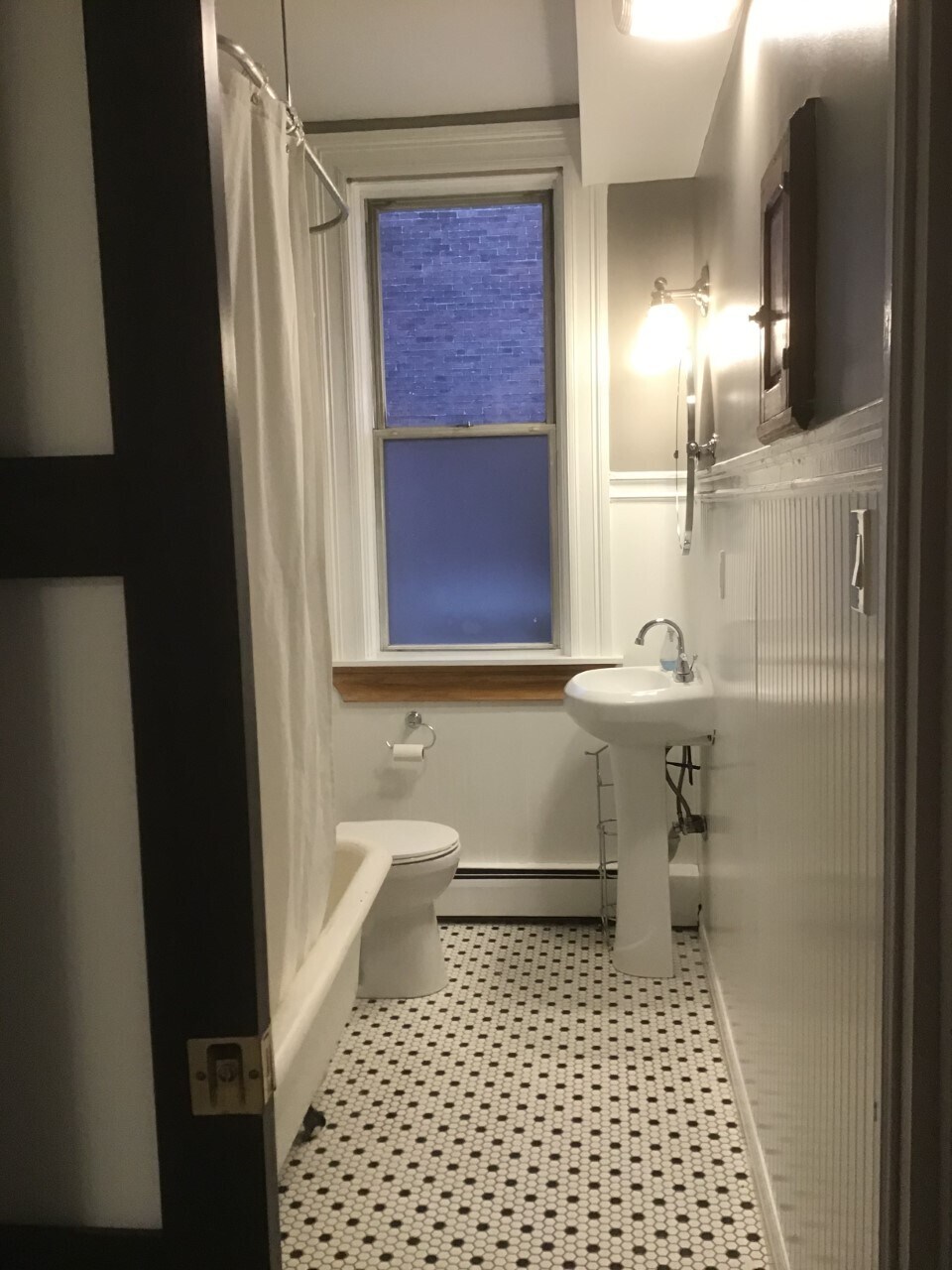 Bathroom - 601 Lockhart St