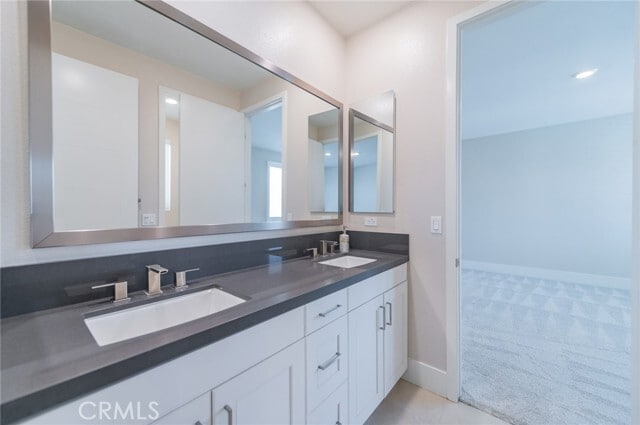 Building Photo - 60 Ray