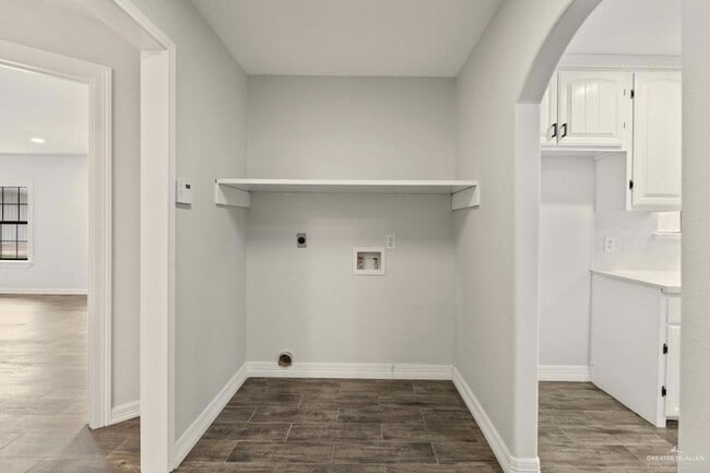 Building Photo - 413 S Los Cerritos Cir