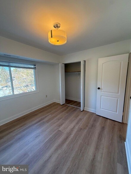 Building Photo - 3842 Bel Pre Rd