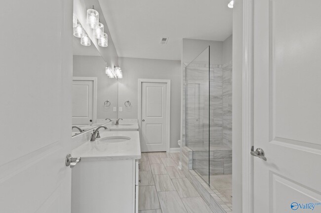 Building Photo - 1439 Cherokee Ridge Dr