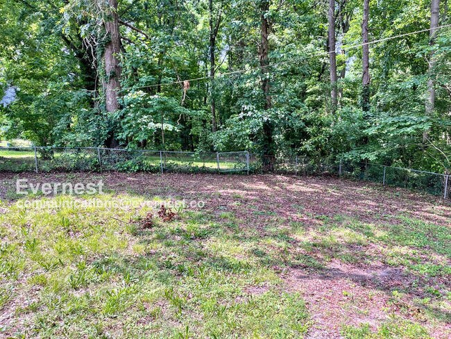 Building Photo - 2815 Crescent Ln