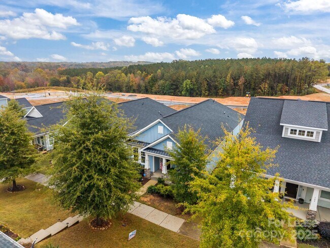 Building Photo - 113 Mac Aly