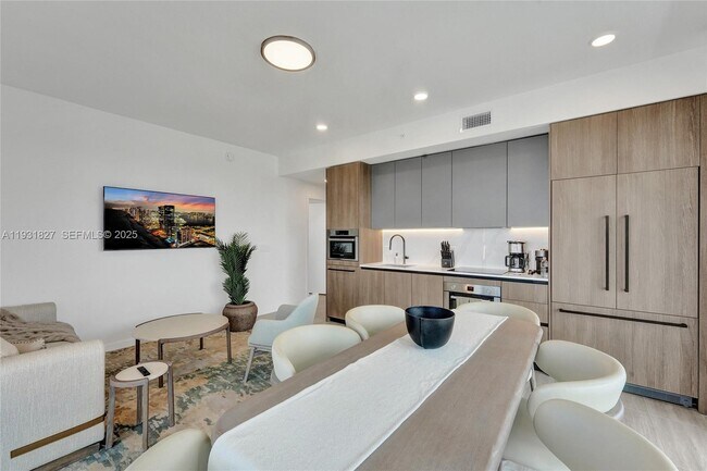 Building Photo - 580 72nd St