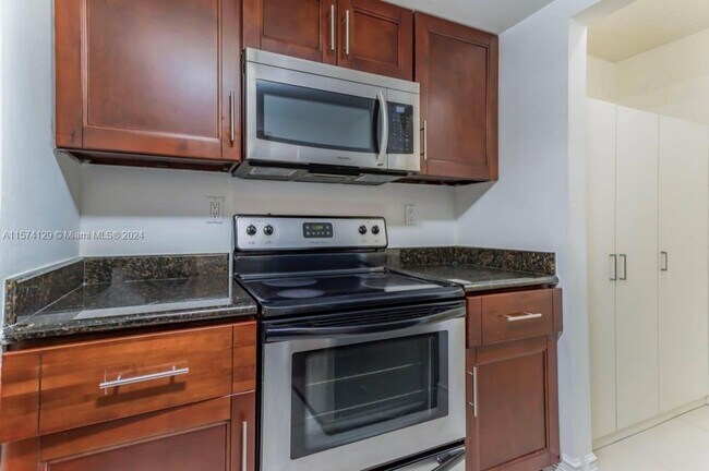 Building Photo - The Madison