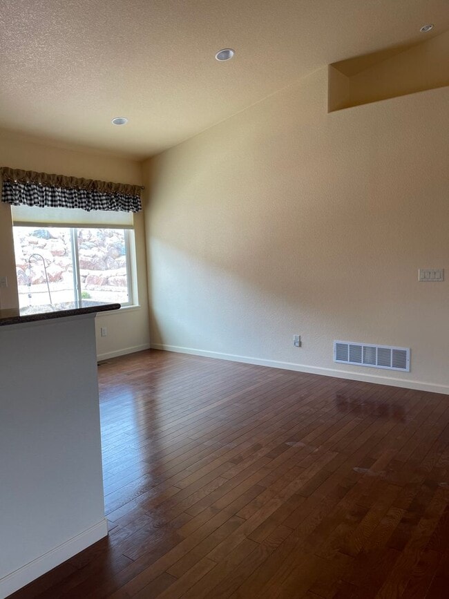 Building Photo - 422 Storm Ridge Dr