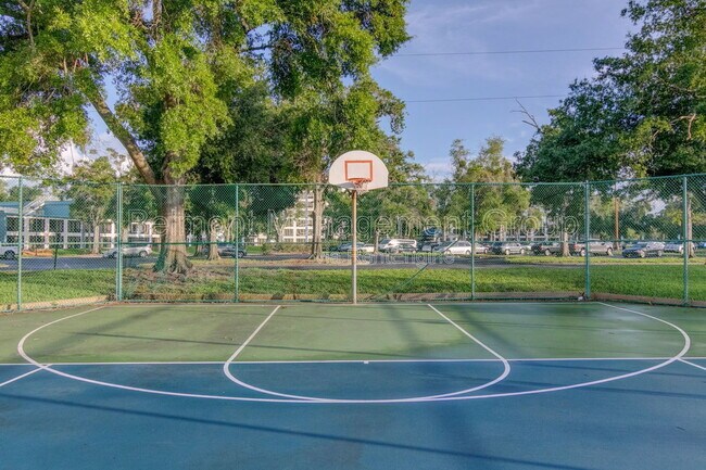 Building Photo - 3012 Parkway Blvd