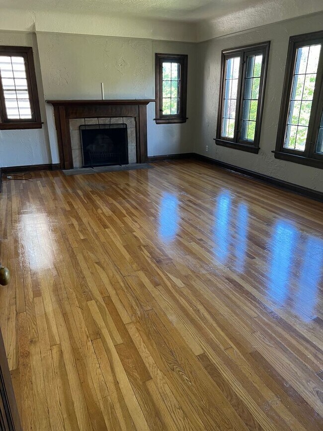 Building Photo - 3638 Lynnfield Rd