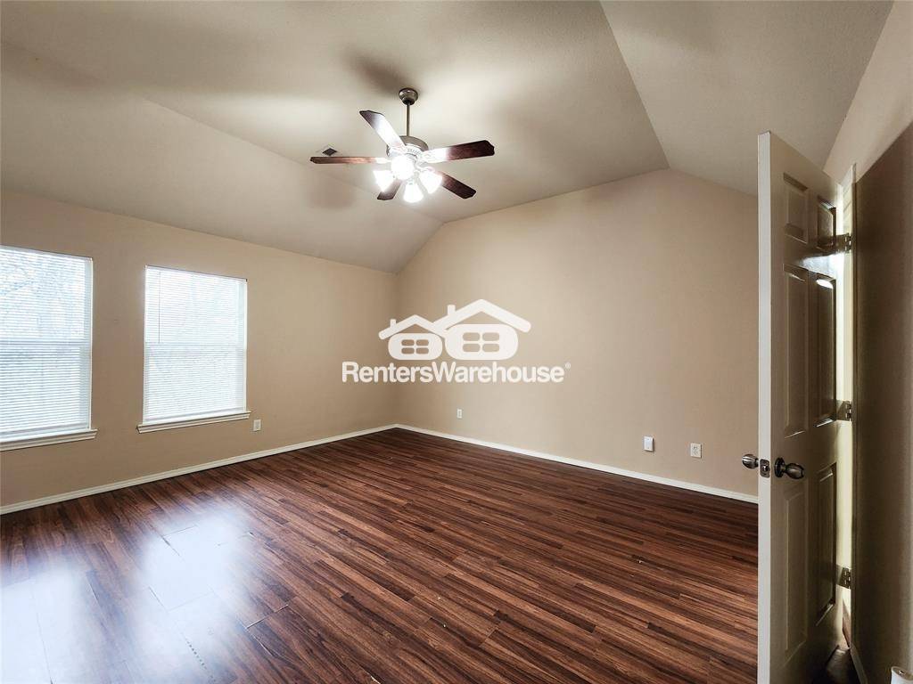 Building Photo - 16530 Pentonshire Ln
