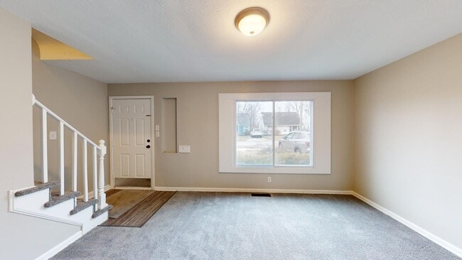 Building Photo - Old Brooklyn - 3 Bedroom Single Family Home