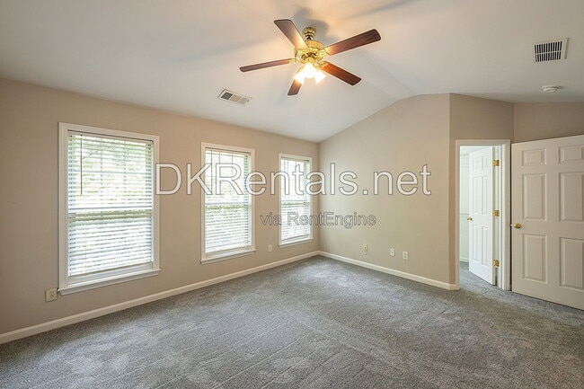 Building Photo - 2358 Towneview Ct SE