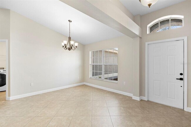 Building Photo - 1227 Tivoli Dr