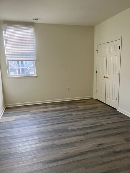 2nd bedroom - 4803I Summer Brook Way