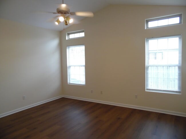 Building Photo - 3005 Roundway Down Ln