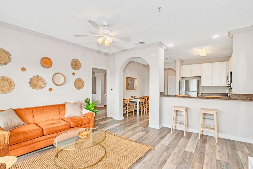 Building Photo - 14200 Avalon Rd