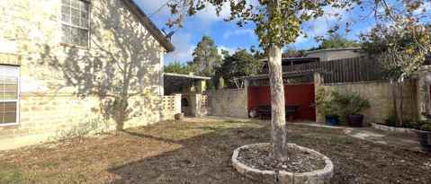 Building Photo - 204 Walnut Way