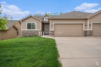Building Photo - Ranch Townhome in Shadow View