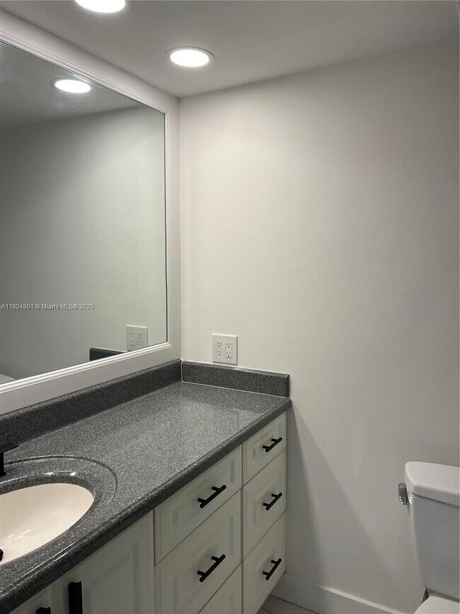 Building Photo - 3090 N Course Dr