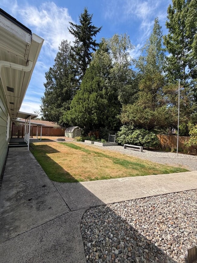 Building Photo - Updated 2 bedroom 2 bath manufactured home