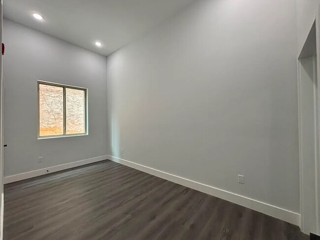 Building Photo - 675 N 41st St