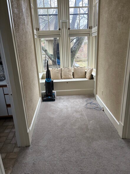 Building Photo - 311 N Grand St