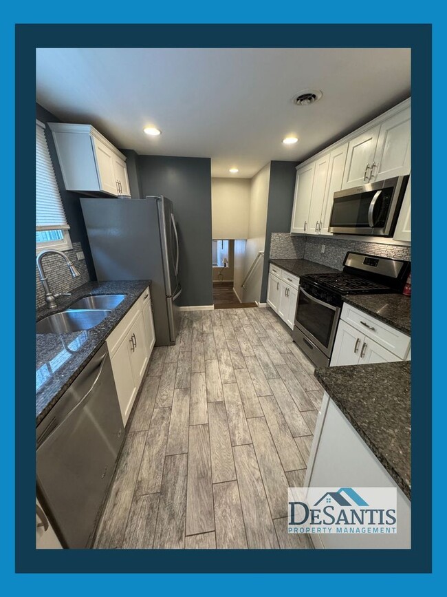 Building Photo - Spacious 4-Bedroom Home with Classic Charm & Modern Touches!