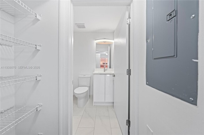 Building Photo - 6141 NW 115th Pl