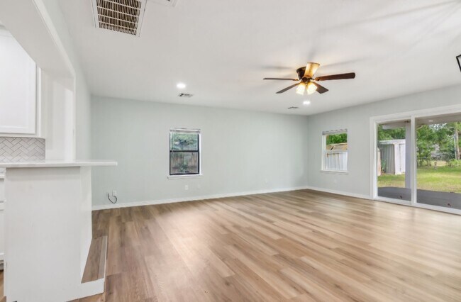 Building Photo - Newly Remodeled Home near the Village