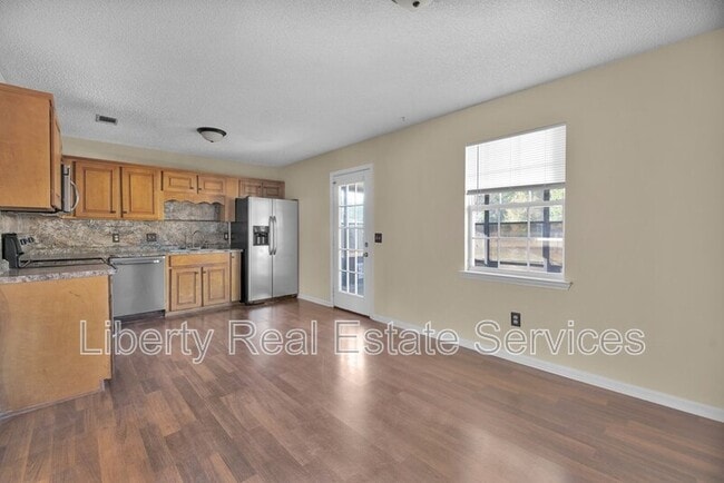 Building Photo - 934 Poppleton Dr