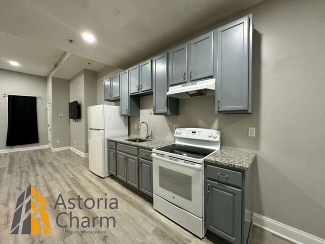 Building Photo - 1918 N Charles St