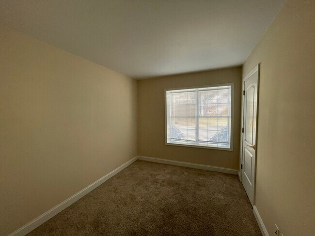 Building Photo - 1311 Villa Way
