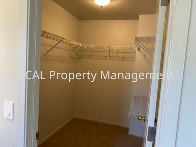 Building Photo - 3 Bedroom home in Gated Community of Las P...