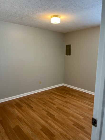 Building Photo - 1214 Golf St