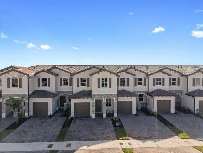 Building Photo - 2747 SE 25th Ave