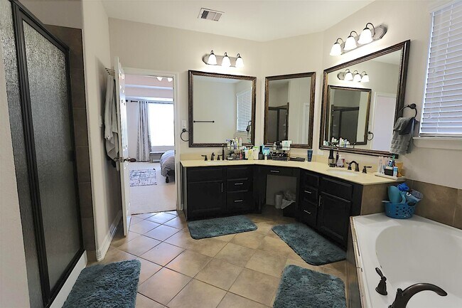 Building Photo - 5311 Lotus Canyon Ct