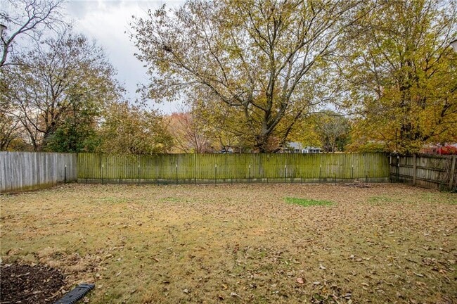 Building Photo - 3800 SE 8th St